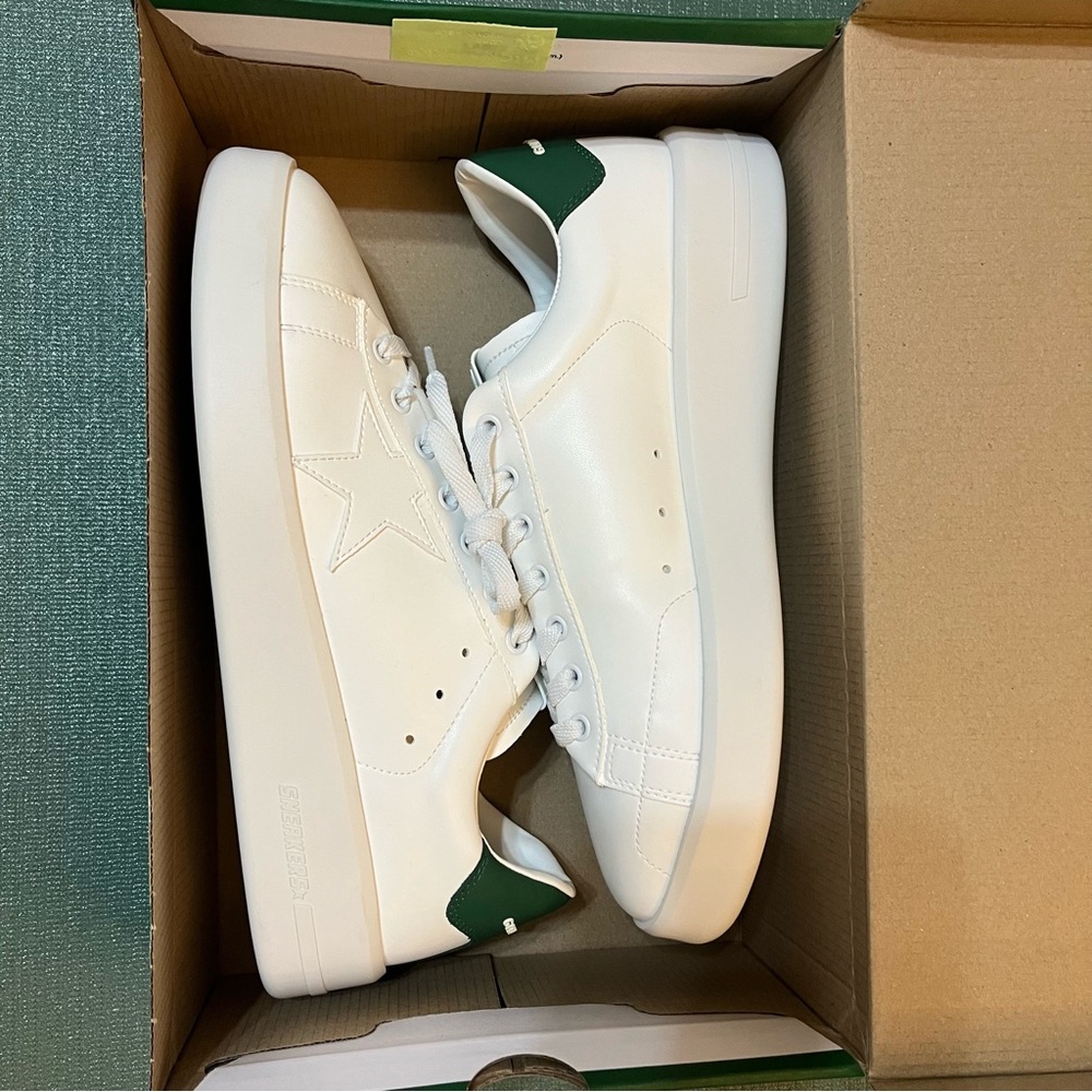 Converse White Men's Sneakers - Picture 8 of 8